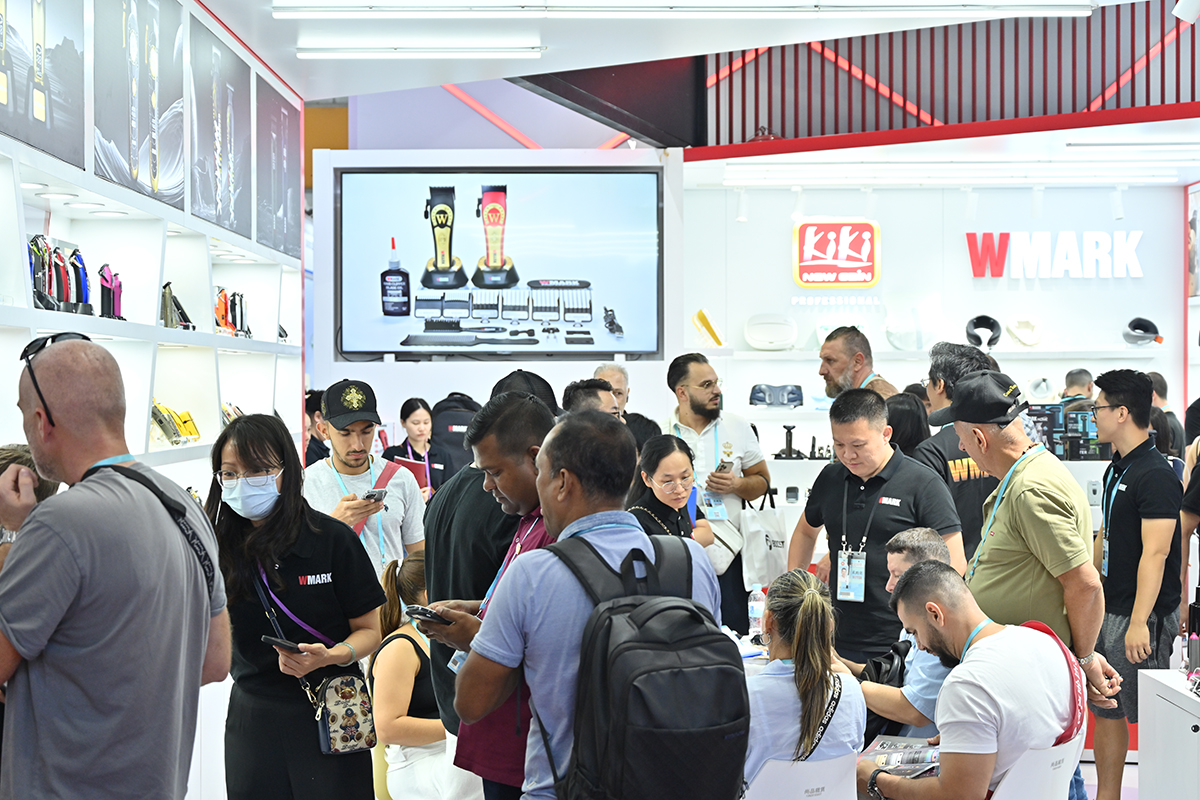 WMARK Shines at the 136th Canton Fair with Innovative Hair Cut Products